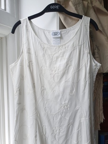 90s Vintage Laura Ashley White Embroidered Sleeveless Dress - Picture 3 of 24