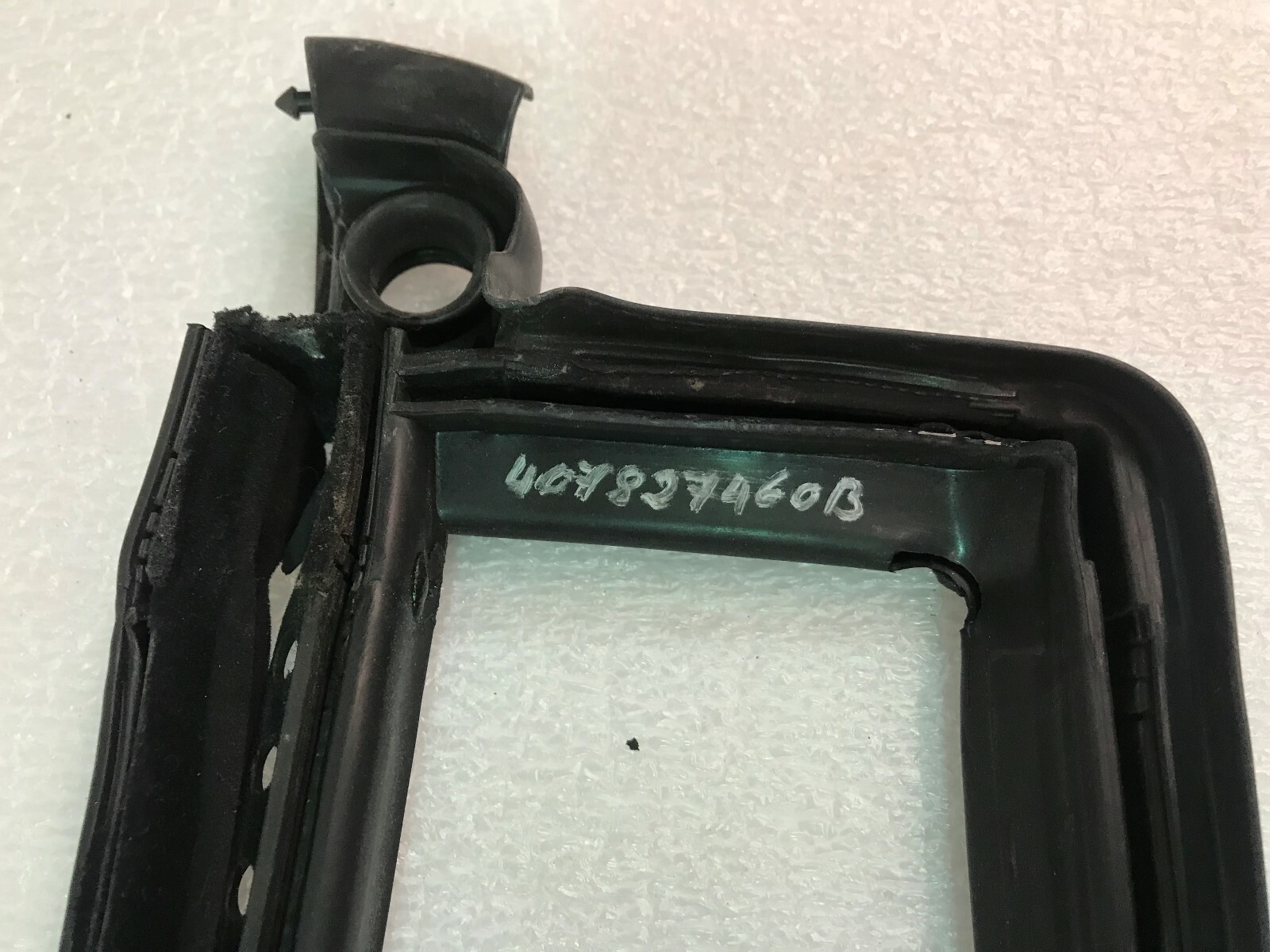 LAMBORGHINI GALLARDO SPYDER REAR WINDOW GLASS RUBBER GASKET SEAL OEM 407827460B