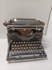 Antique Underwood Typewriter for Restoration/Parts (Not working) thumbnail