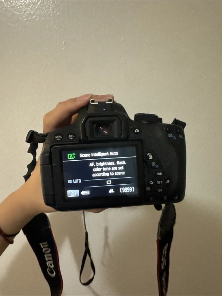 Kit de cámara Canon EOS Rebel T5i EF-S 18-55 IS STM - negra Foto 2 de 4