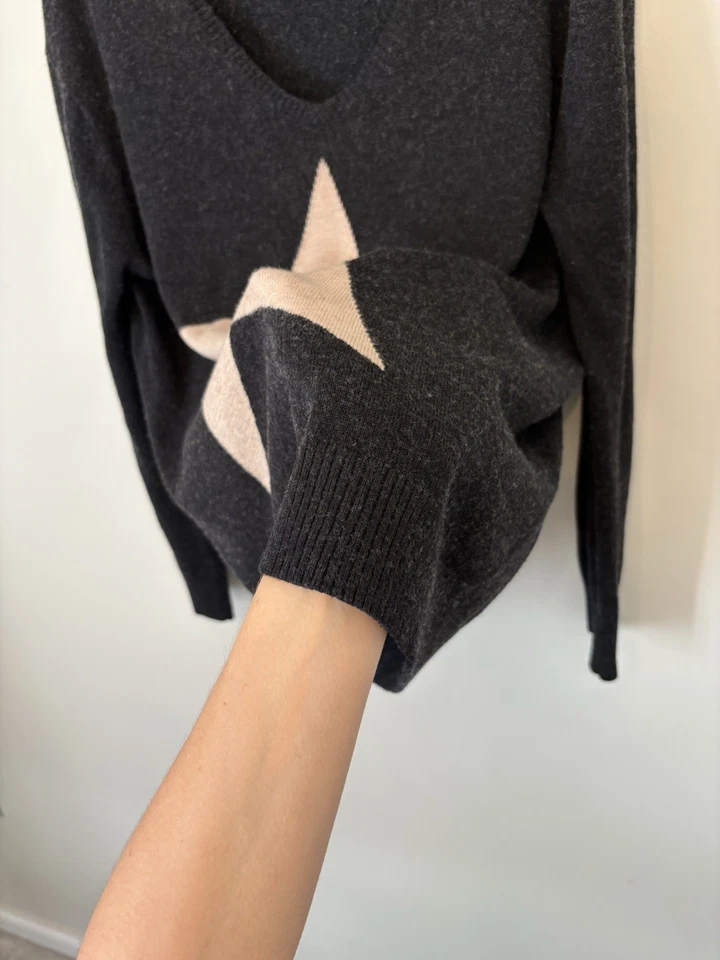 Hush Women’s Charcoal Grey V Neck Jumper With Large Star Motif Size M - Image 4 of 4