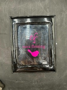 NORA FLEMING -- DISPLAY CASE -- BLACK PATENT LEATHER -- PINK BIRD LOGO  **READ**
