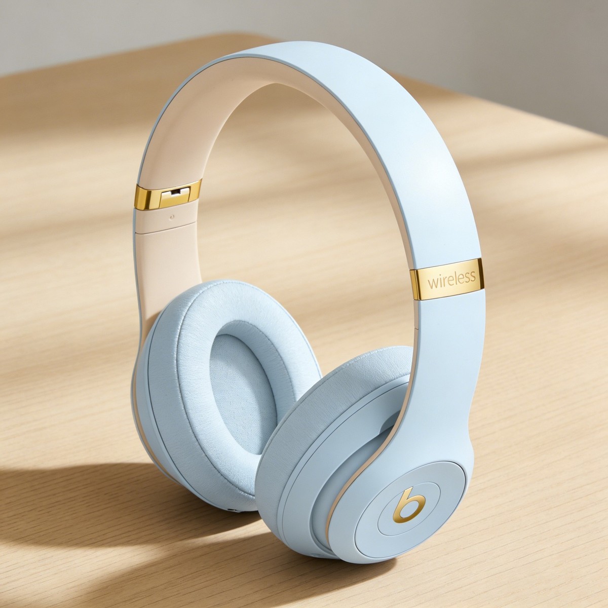 New Beats Studio3 Skyline Collection Wireless Headphones - Crystal