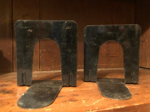 2 Black Book Ends Stand Heavy Duty Metal Library Style Support 5 x 4.75 x 5.75   - Bild 1 von 3