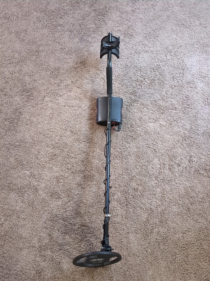 Radio Shack Discovery 2000 Metal Detector 3 Mode Discriminator TESTED
