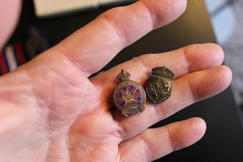 WW II Medals and Pins - Picture 6 of 8