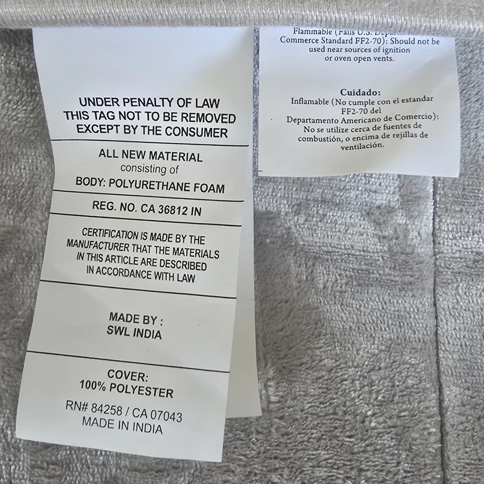 Juego de alfombras de baño Creative Studio de espuma viscoelástica plateadas 17"x24"/20"x32" nuevas con etiquetas Foto 4 de 4