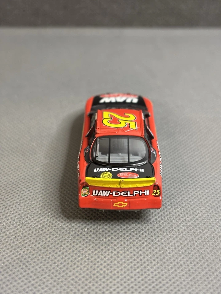 Suelto Joe Nemechek 2003 UAW/Delphi 1/64 Racing Champions Diecast Foto 4 de 4