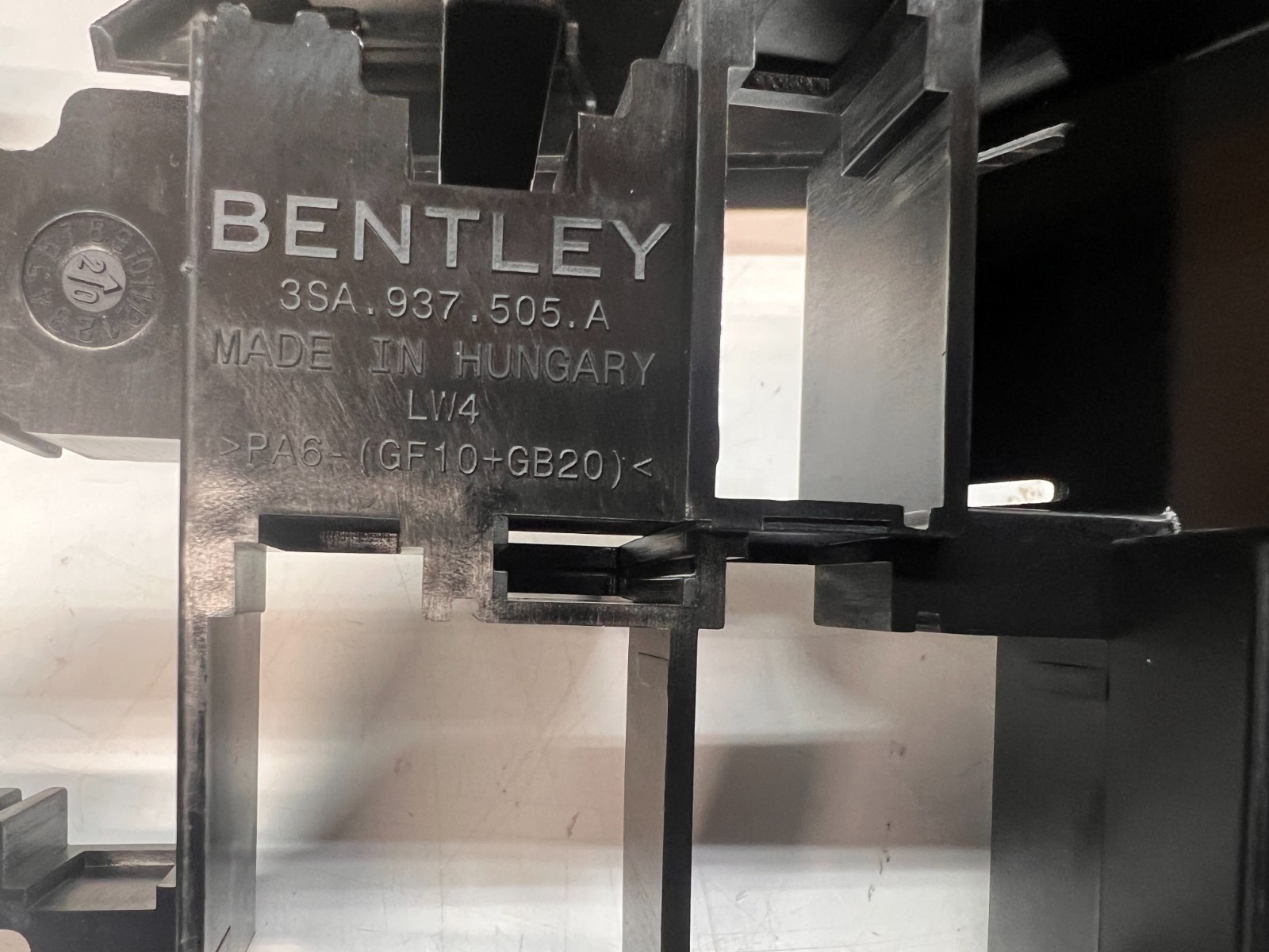 BENTLEY NEW CONTINENTAL FUSE BOX BRACKETS OEM 3SA937556A 2019-2026