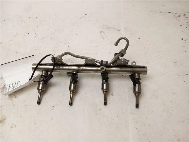 CARRIL DE COMBUSTIBLE para VOLKSWAGEN CC 2009 - 2018 OEM Foto 2 de 4