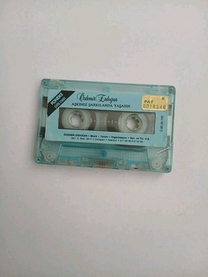 Özdemir Erdogan - Askimiz Sarkilarda Yasasin Kaset 1985 Türkis Tape Rare K7
