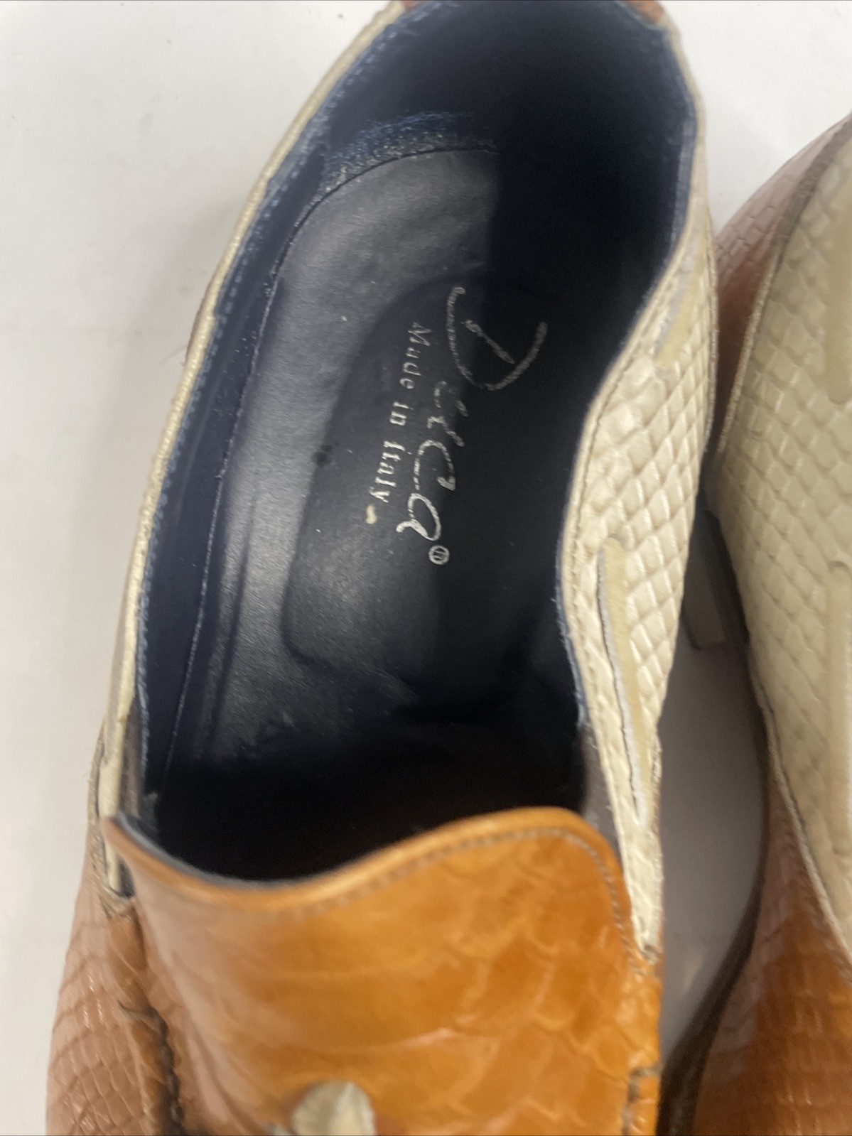 Duca Leather Alligator Pattern Two Tone Leather T… - image 7