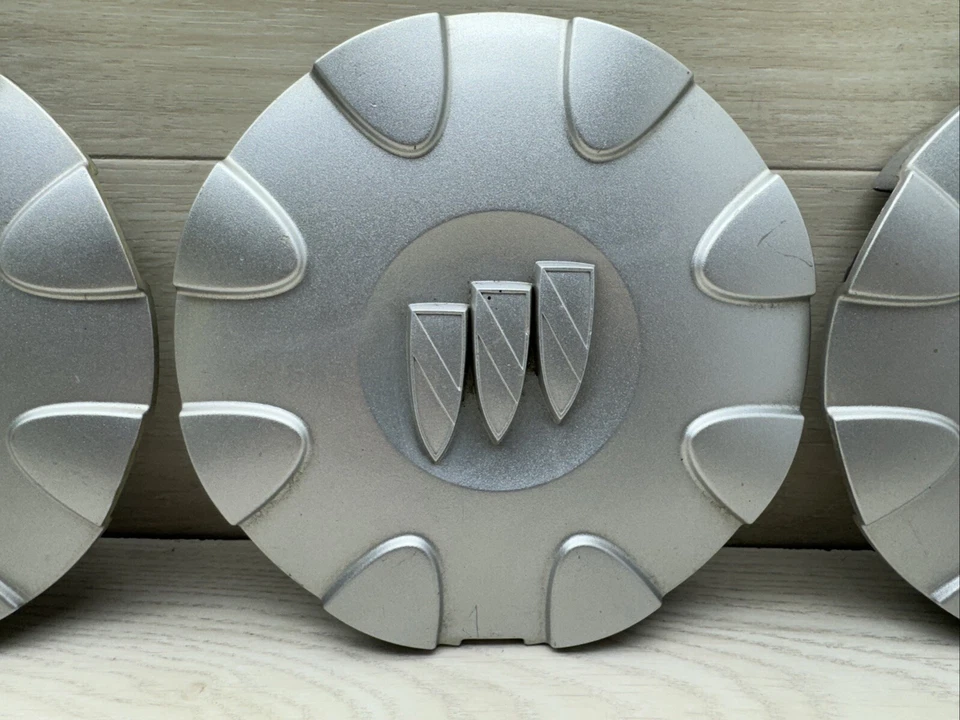 Buick LeSabre center cap set of 4, 2002-2005 part number 9594060 - Image 4 of 4