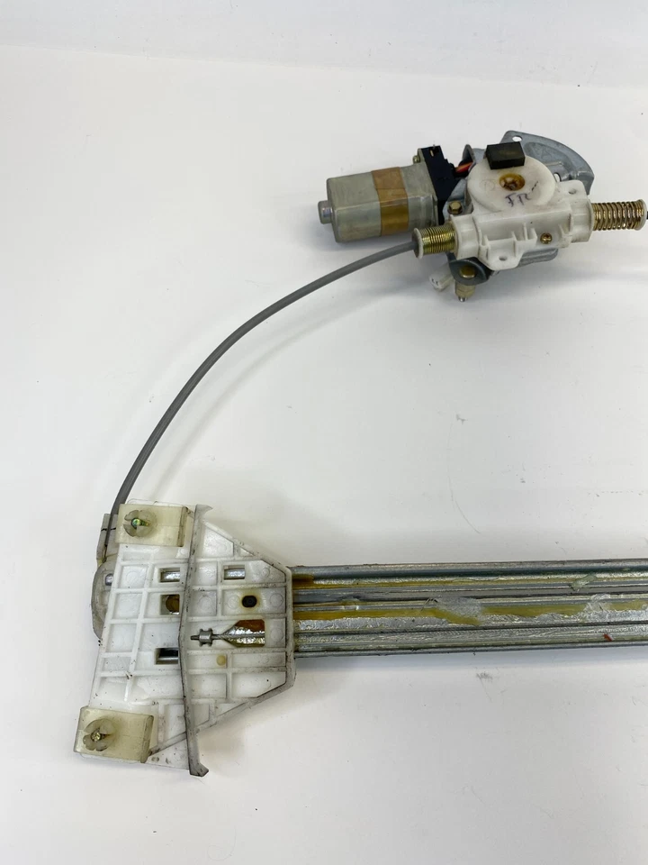 2000 - 2006 年马自达 MPV 右前门电源窗电机和调节器 原始设备制造商 — 第 3/4 张图片