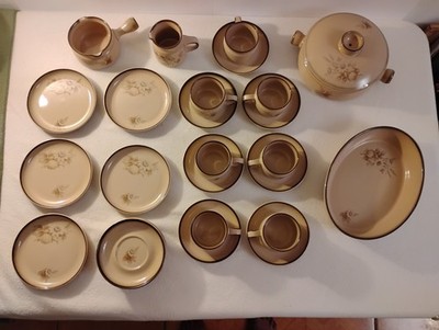 28 Pieces Of Denby MEMORIES Handcrafted Fine Stoneware In Excellent Condition.