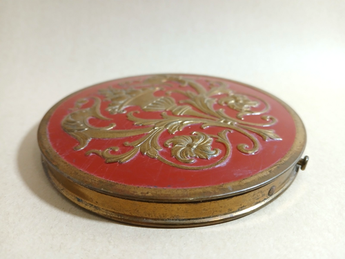 Rex Fifth Avenue Red Enamel Brass Flapjack Powder Vintage Compact Art Deco MCM - Afbeelding 5 van 15