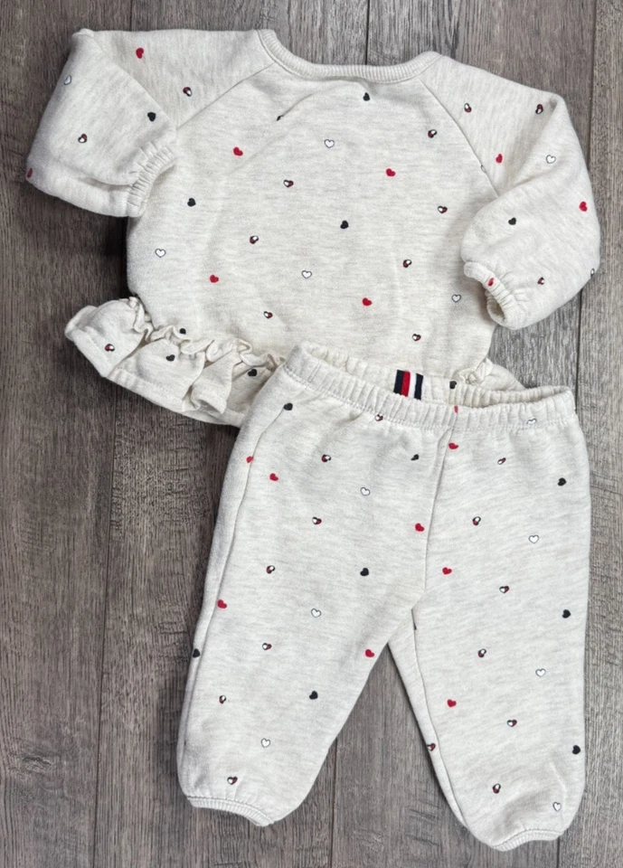 Ropa para bebé niña Tommy Hilfiger 3-6 meses 2 piezas crema corazón suéter conjunto Foto 4 de 4