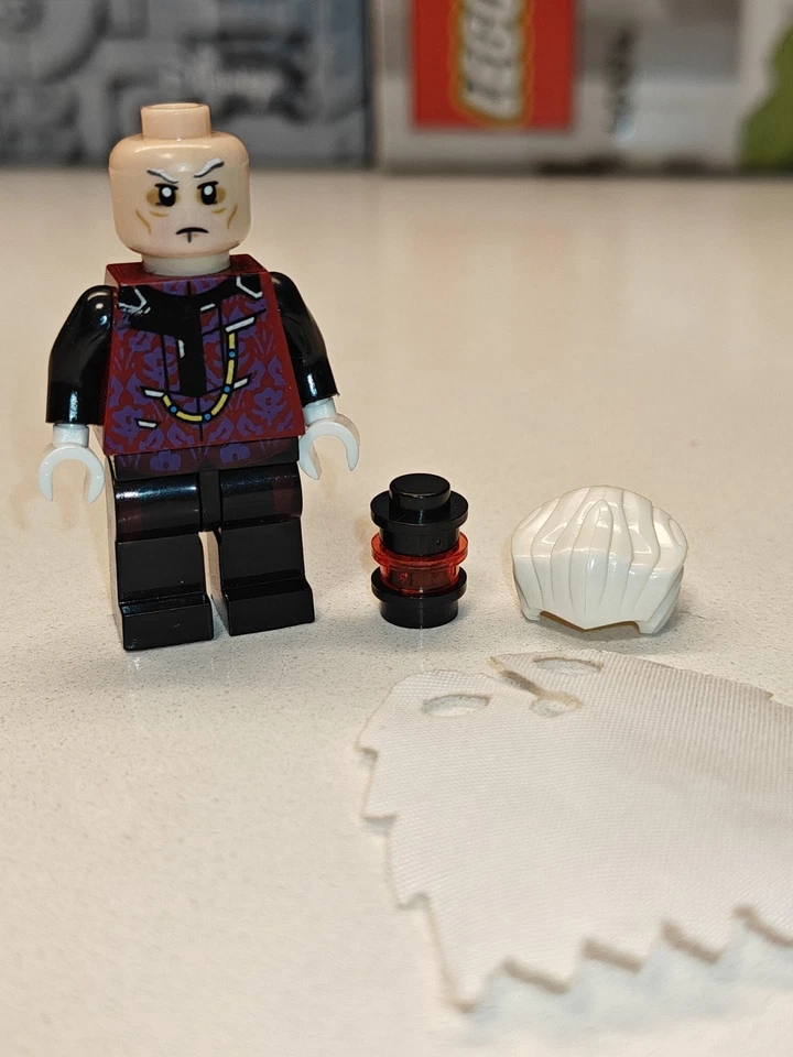 Marvel Super Heroes The Collector SDCC Custom Lego Minifigure Taneleer Limited - Image 3 of 3