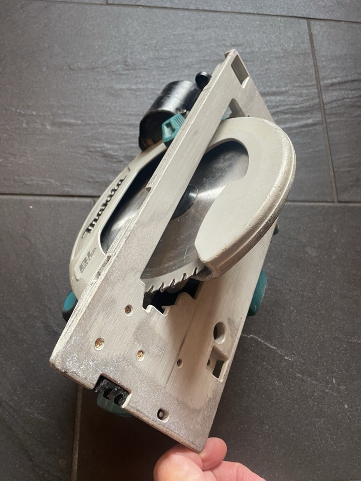 Makita Circular Saw DHS680 - Makers Market - View #2