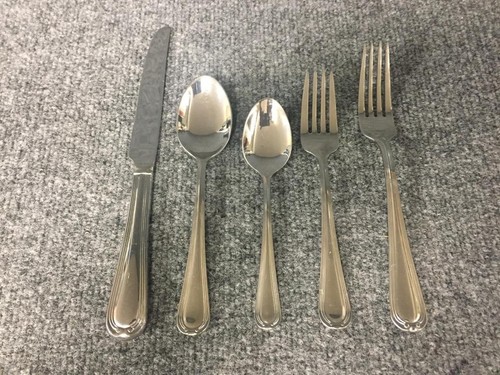 Reed & Barton Bristol 18/10 Stainless Steel 60 Piece Service for 12 Flatware - Picture 2 of 3