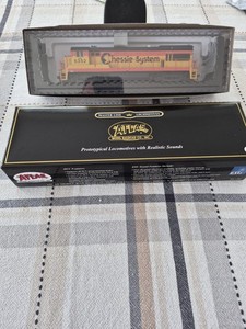 Atlas Model Railroad Co. HO scale Chessie System locomotive DCC features