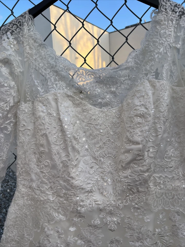 Oleg Cassini 20W Ivory Wedding Dress Tulle BG Beade - Image 2 of 4