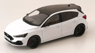 1:18 Model Car Group MCG18453 Ford Focus ST Track Pack weiß 2022