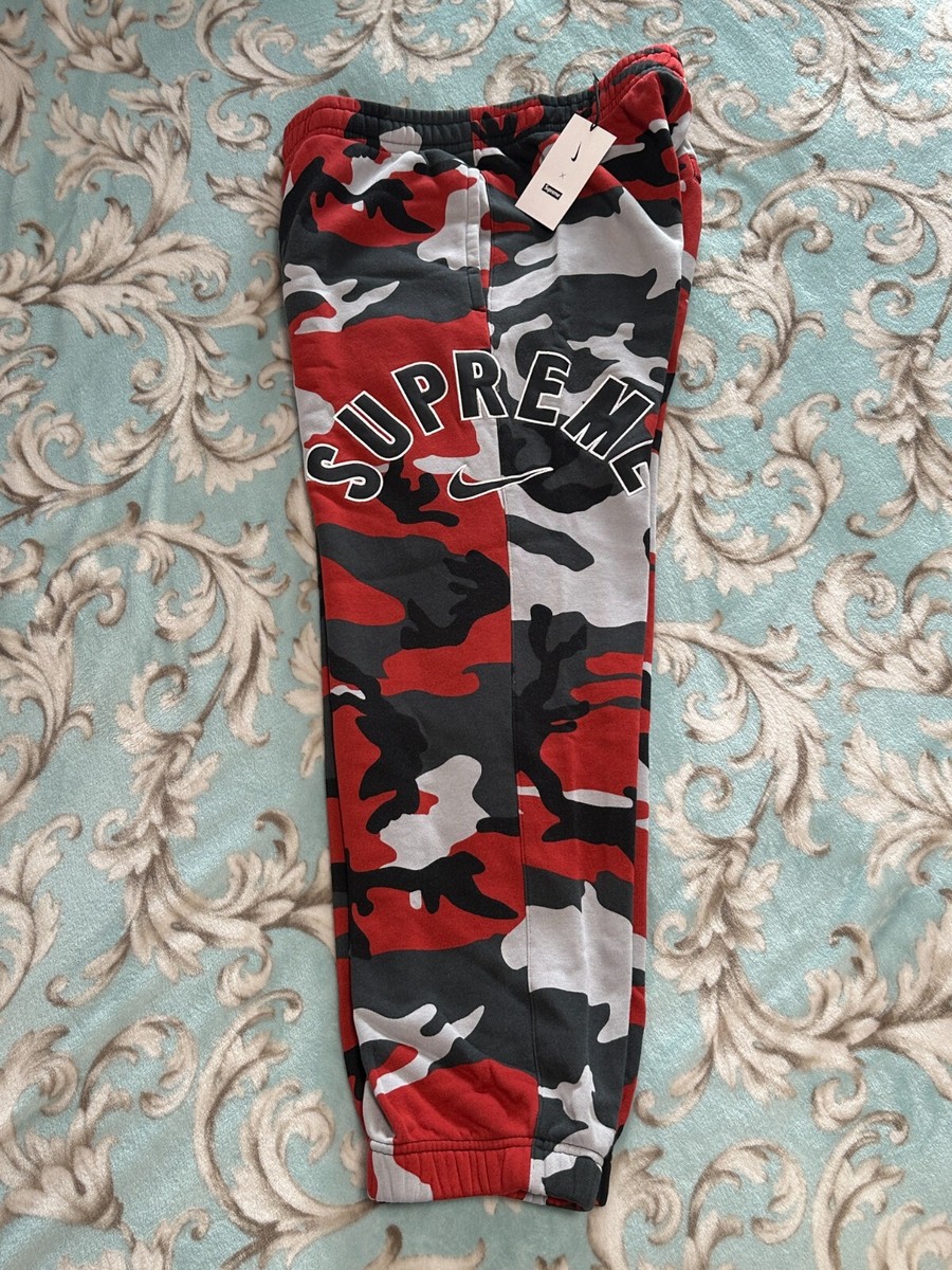SUPREME NIKE ARC SWEATPANT (SMALL) (RED CAMO) SS22 CORDUROY SUPREME NIKE ARC SWEATPANT (SMALL) (RED CAMO) SS22 CORDUROY