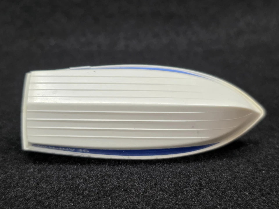 Matchbox Two Pack No. TP 115 Ford Escort Cabriolet and Boat with Trailer - Image 4 of 4