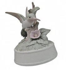 Vintage Crowning Touch Collection Ceramic Hummingbird Rotating Music Box Japan