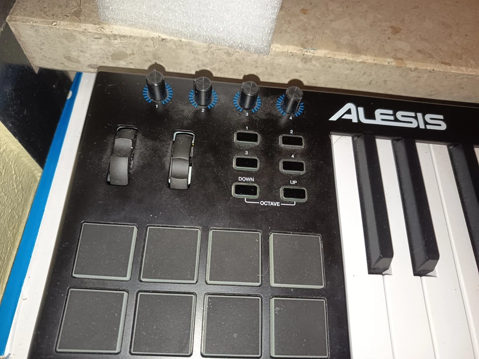 Alesis V49 MIDI-Keyboard-Controller - Bild 3 von 4