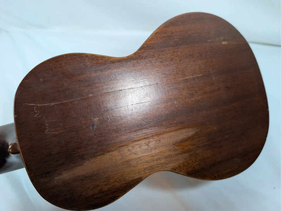 Martin & Co. Vintage Ukulele w/ Hard Case – Solid Wood, Replaced Tuning Peg - Image 3 of 4