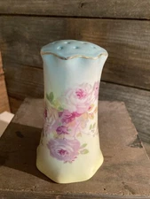 VINTAGE RS GERMANY 13 HOLE ROSES FLORAL HAT PIN HOLDER 5" TALL