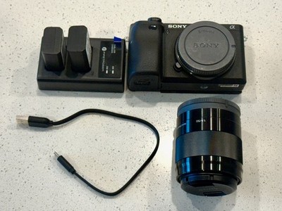 Sony Alpha a6400 4K Mirrorless Camera / Shutter count: 300 + 50 mm 1.8 Sony Lens