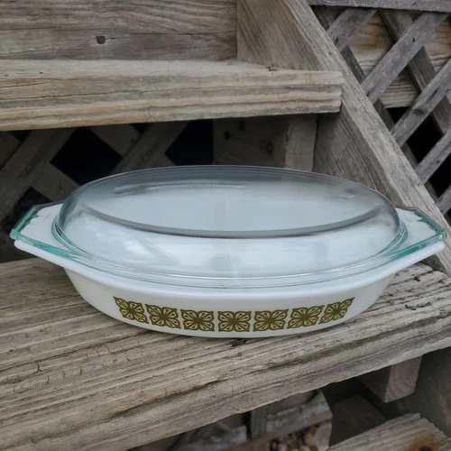 Vintage Pyrex 1.5 QT Avocado Green Verde Flowers Divided Dish With Lid