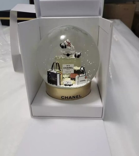Chanel 2021 VIP Gift Crystal Ball Snow Globe New Limited Edition Christmas - Bild 3 von 11