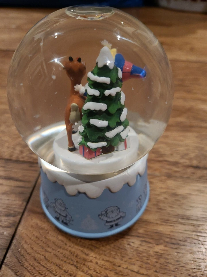 Hallmark Rudolph the Red-Nosed Reindeer Musical Snow Globe Retired No Box HTF - Изображение 3 из 4