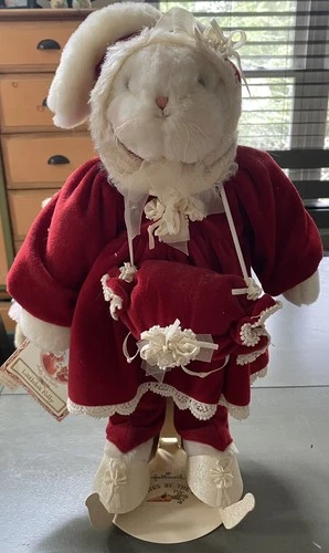 VINTAGE 2002 HALLMARK BUNNIES BY THE BAY LITTLEBIT FOLLY GRACIOUS RABBIT W STAND