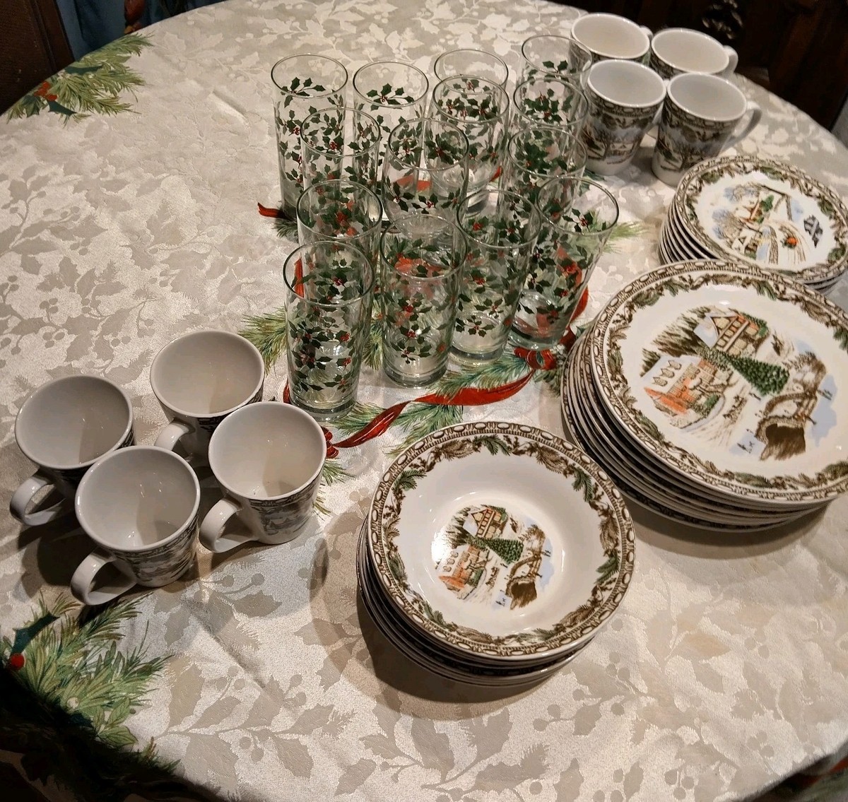 Christmas Toile 32 Piece Holiday Assorted Porcelain Dinnerware Set Service  for