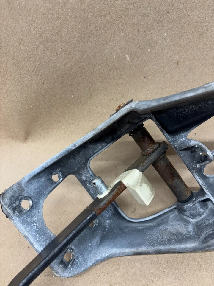 Camión Ford f150 Bronco F250 80 84 87 1991 pedal de freno automático F350 pétalo 82 81 Foto 4 de 4