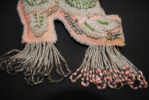 Victorian Native American Iroquois Beaded Whimsey Wall Pocket Boot, Circa 1880s - Picture 5 of 10