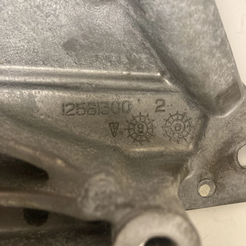 Б/У кронштейн для крепления крутящего момента 2000 OLDSMOBILE INTRIGUE 3.5 12561300 OEM - Изображение 2 из 3