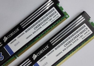 CORSAIR 2 x 4GB DDR3 1600 Desktop DIMM RAM XMS3 CMX8GX3M2A1600C9