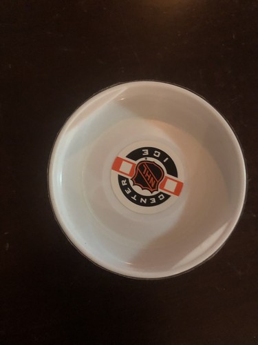 Washington Capitals Full Case Game Puck - Picture 7 of 10