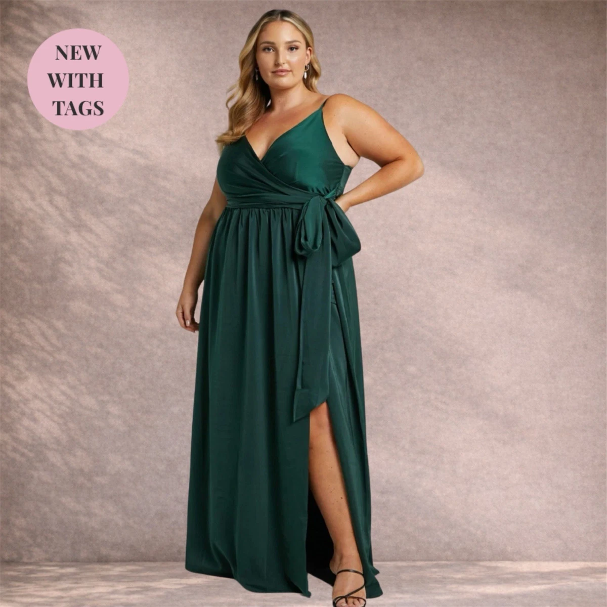 green emerald velvet dress Essense of Australia Gown Style D2477 Size 20 main image 1