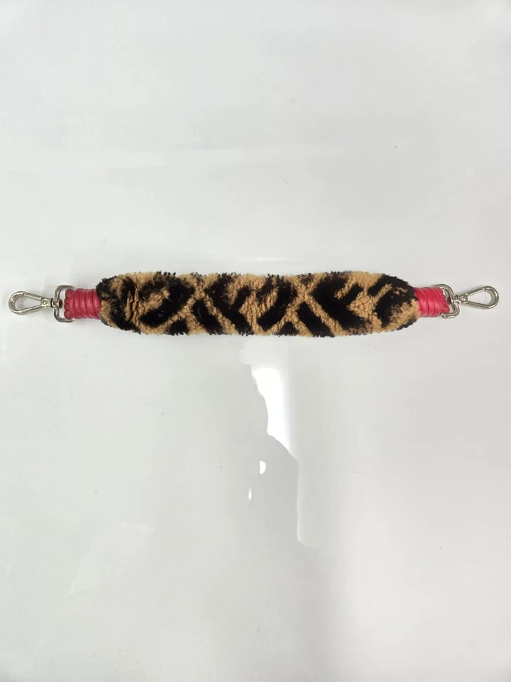 正品 Fendi Shearling 包带毛皮 Zucca 包钩银色五金件 — 第 4/4 张图片