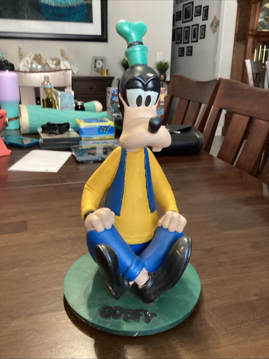 Vintage Disney Goofy “Big Fig” Garden Statue Limited Edition 13.5