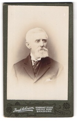 Fotografie Frank Robinson, Bradford, Carlisle Road, Eleganter Älterer Herr mit  