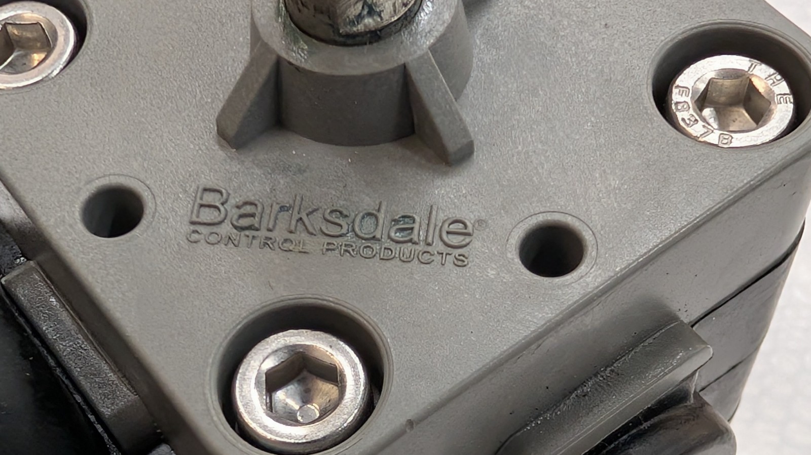 52334 Barksdale Atlas Air Ride Leveling Valve Height Control New  4470060C91