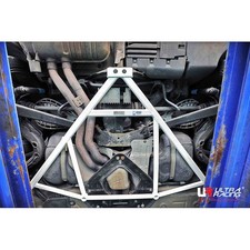 BMW Z4 E85/E86 2002-2008 ULTRA RACING 6 PUNKTE HINTERE UNTERE HILFSRAHMENSTREBE